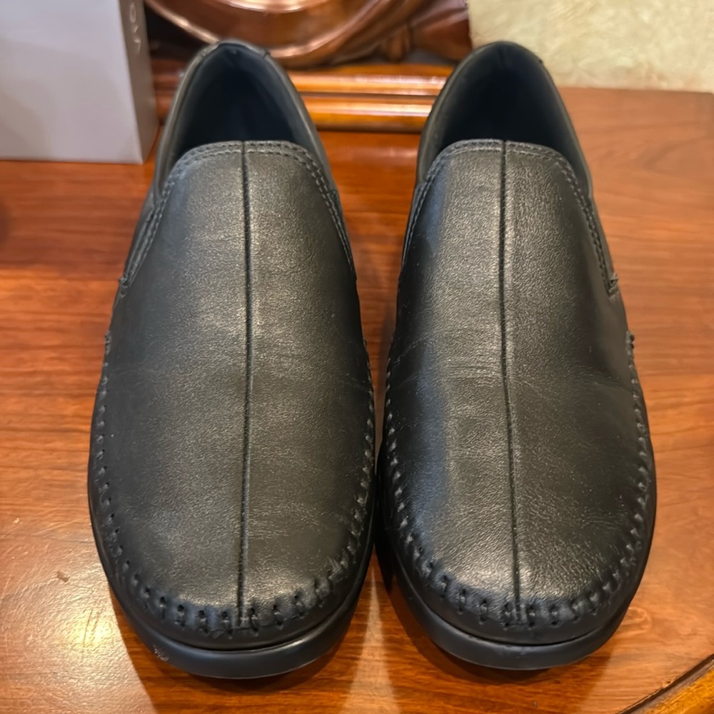 SAS Comfort walking shoes, size 7, leather black